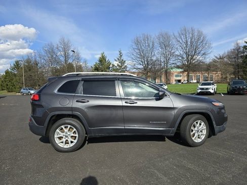 Used 2016 Jeep Cherokee Latitude w/ Safety/Convenience Group image 13