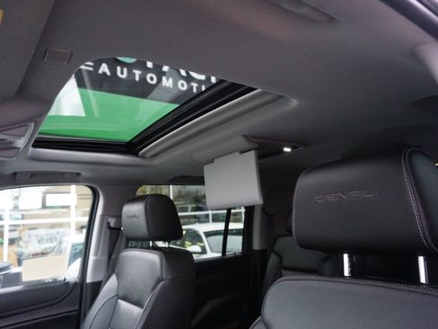 Used 2018 GMC Yukon XL Denali w/ Denali Ultimate Package image 24