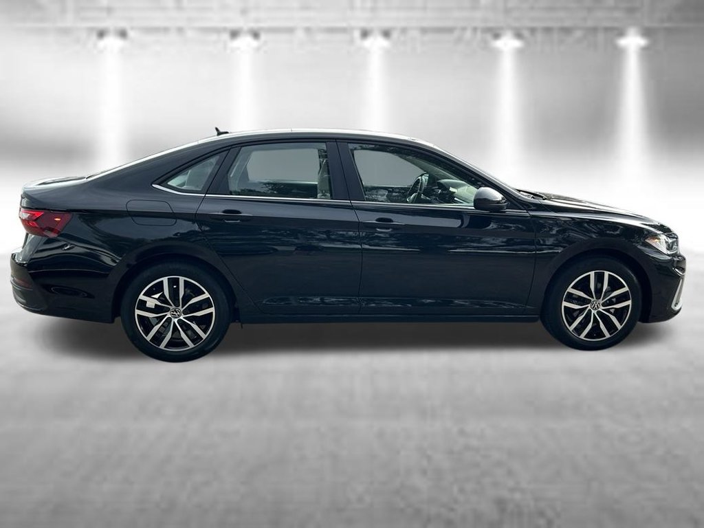 Certified 2026 Volkswagen Jetta SE FWD image 7