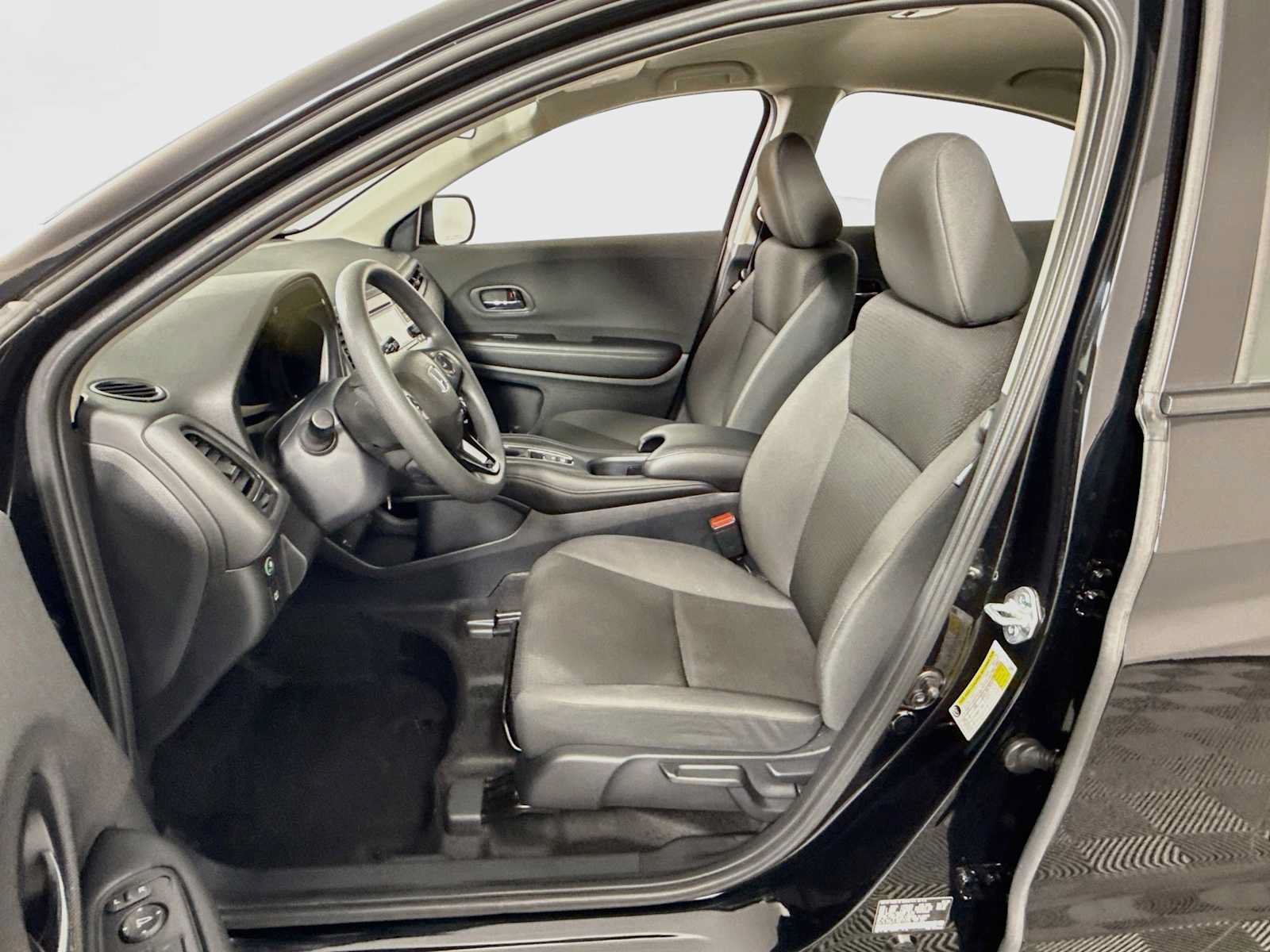 Certified 2022 Honda HR-V LX image 28