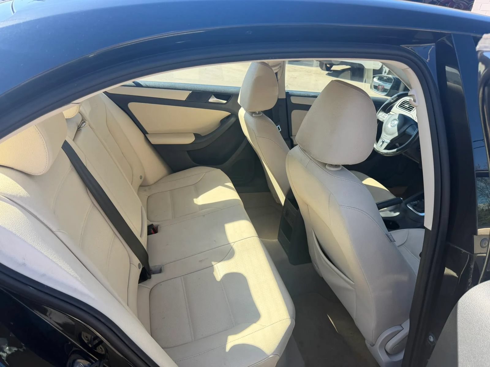 Used 2012 Volkswagen Jetta SE FWD image 17