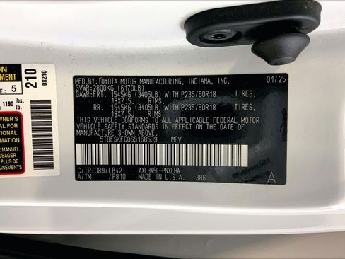 Used 2025 Toyota Sienna Platinum AWD/4WD image 36