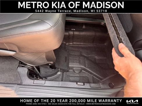 Used 2025 Chrysler Pacifica Select AWD/4WD image 32