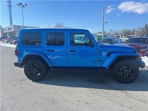 Used 2022 Jeep Wrangler Unlimited Sahara image 36