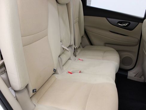 Used 2016 Nissan Rogue SV FWD image 19