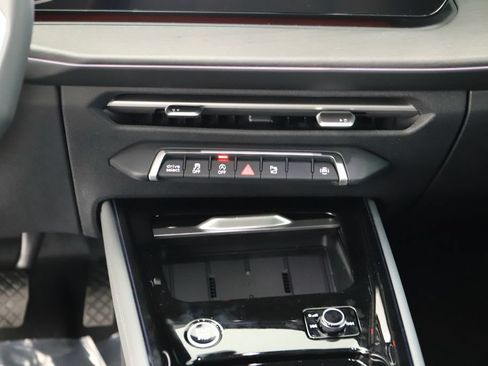 New 2026 Audi Q3 quattro 2.0T AWD/4WD image 20