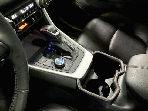 Used 2019 Toyota RAV4 Limited w/ Cold Weather Package image 33