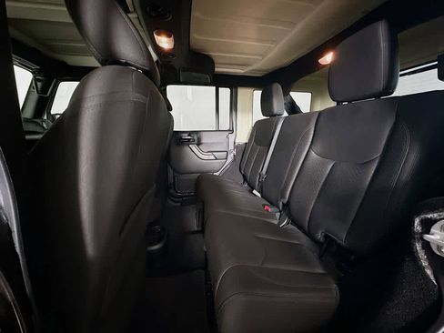 Used 2018 Jeep Wrangler Unlimited Sport S AWD/4WD image 13