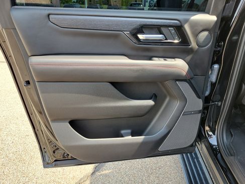 Used 2025 GMC Yukon XL AT4 Ultimate AWD/4WD image 14