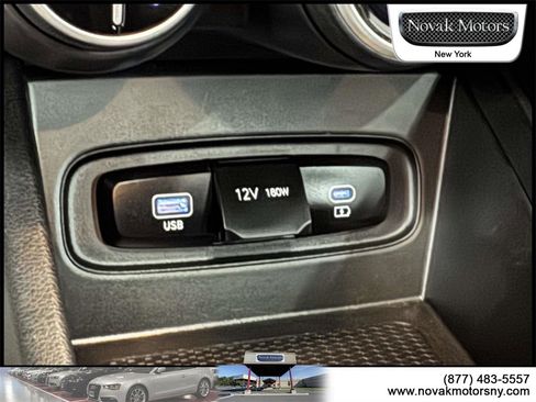 Used 2025 Hyundai Venue SEL image 21