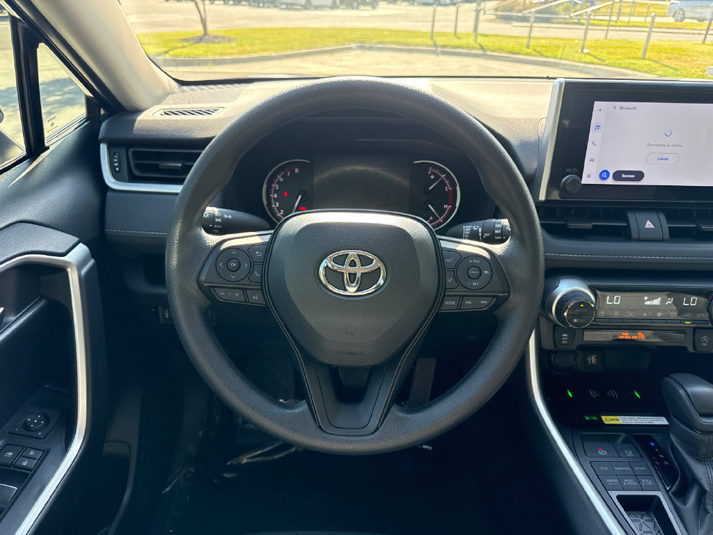 Used 2024 Toyota RAV4 XLE AWD/4WD image 19