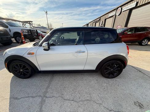 Used 2016 MINI Cooper 2-Door Hardtop image 23