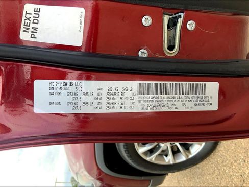 Used 2019 Jeep Cherokee Latitude Plus FWD image 31