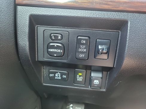 Used 2016 Toyota Tundra Limited w/ Limited Premium Package image 23