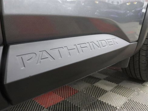 Used 2022 Nissan Pathfinder S image 8