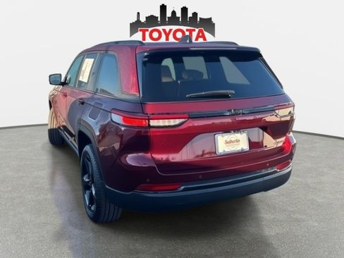 Used 2025 Jeep Grand Cherokee Limited w/ Black Appearance Package image 3