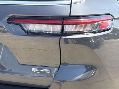 Used 2022 Jeep Grand Cherokee L Summit w/ Advanced Protech Group IV AWD/4WD image 7