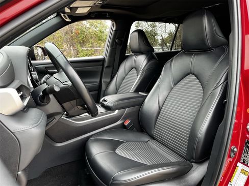 Used 2022 Toyota Highlander XSE image 23