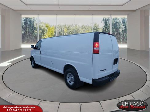 Used 2016 Chevrolet Express 3500 Extended image 5