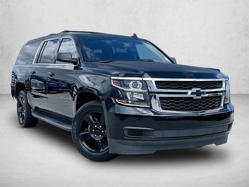 Used 2017 Chevrolet Suburban LT w/ LT Midnight Edition RWD image 12