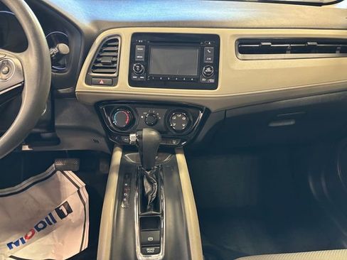 Used 2022 Honda HR-V LX image 12