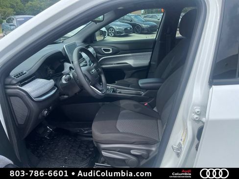 Used 2025 Jeep Compass Sport AWD/4WD image 5