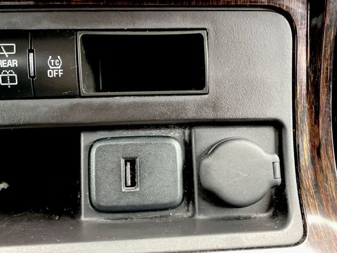 Used 2015 Chevrolet Traverse LT FWD image 23