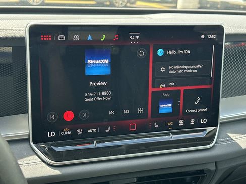 Used 2025 Volkswagen Tiguan SE w/ Panoramic Sunroof Package AWD/4WD image 28