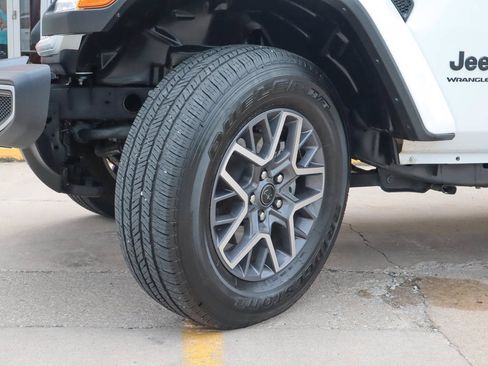 Used 2026 Jeep Wrangler Unlimited Sahara AWD/4WD image 17