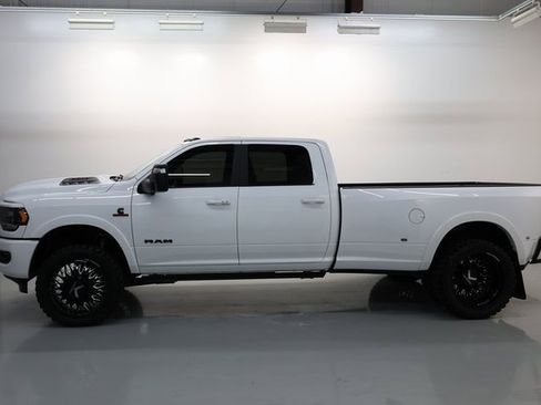 Used 2024 RAM 3500 Limited w/ Night Edition image 65