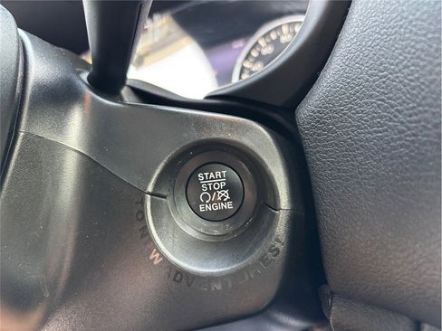 Used 2021 Jeep Renegade Limited image 24