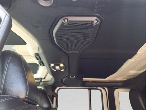 Used 2023 Jeep Wrangler Unlimited Sahara w/ Cold Weather Group AWD/4WD image 11