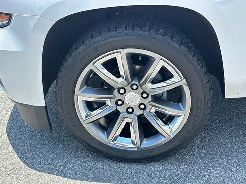 Used 2019 Chevrolet Tahoe Premier AWD/4WD image 11