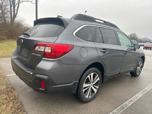 Used 2018 Subaru Outback 2.5i Limited image 9