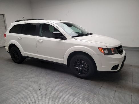 Used 2019 Dodge Journey SE image 11