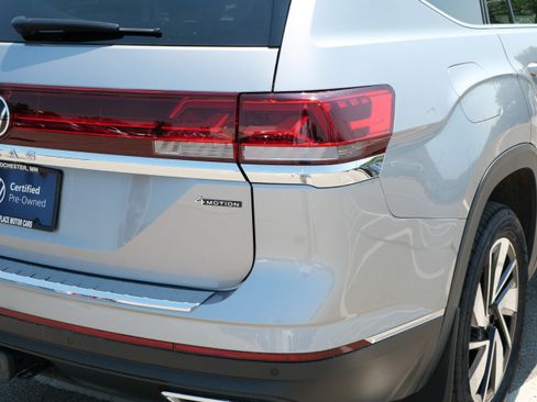 Certified 2024 Volkswagen Atlas SEL AWD/4WD image 17