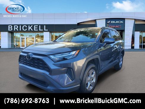 Used 2022 Toyota RAV4 XLE image 1