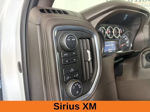 Used 2021 Chevrolet Silverado 1500 LT AWD/4WD image 11
