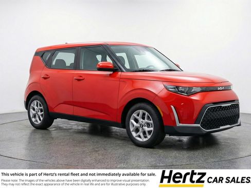 Used 2025 Kia Soul LX w/ LX Technology Package FWD image 1