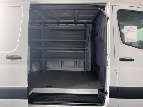 Used 2022 Mercedes-Benz Sprinter 1500 image 28