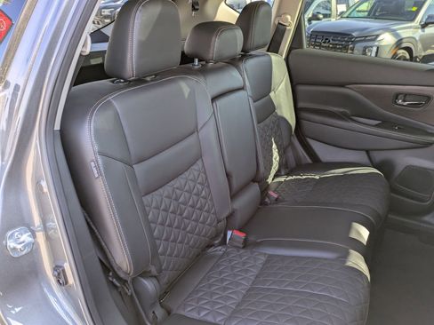 Certified 2024 Nissan Murano Platinum w/ Cargo Package image 34