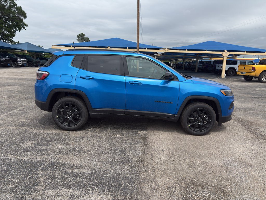 New 2026 Jeep Compass Latitude AWD/4WD image 4