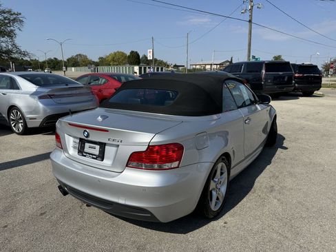Used 2011 BMW 135i Convertible image 7