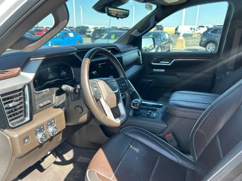 Used 2025 GMC Sierra 1500 Denali w/ Denali Reserve Package AWD/4WD image 10