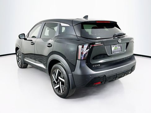 Used 2025 Nissan Kicks SV image 5