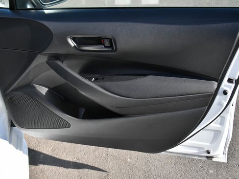 Used 2024 Toyota Corolla LE image 39