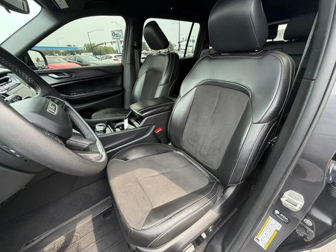 Used 2023 Jeep Grand Cherokee L Laredo AWD/4WD image 10