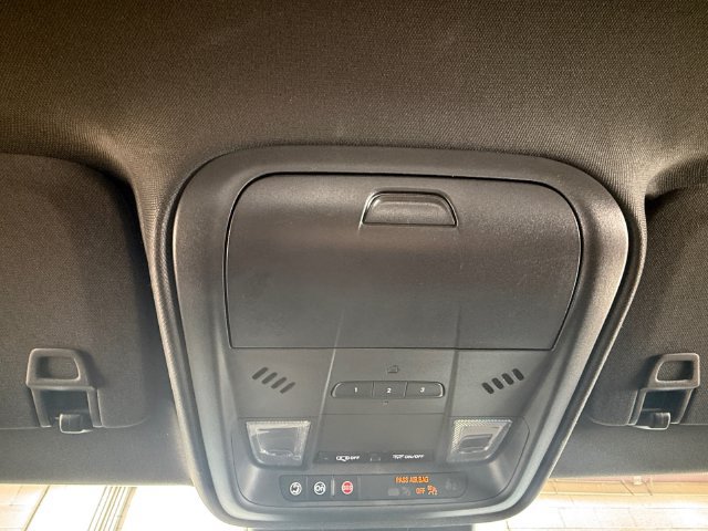 Used 2025 Cadillac XT4 Premium Luxury FWD image 7