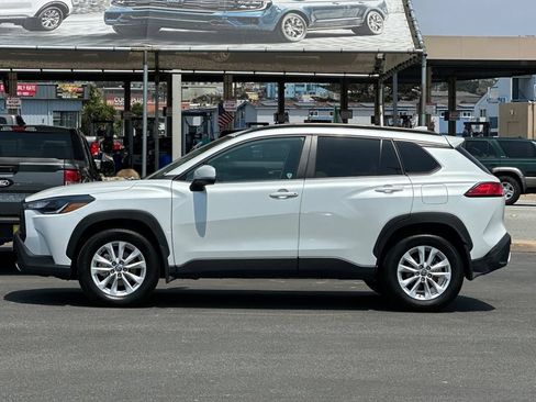 Used 2022 Toyota Corolla Cross LE AWD/4WD image 7