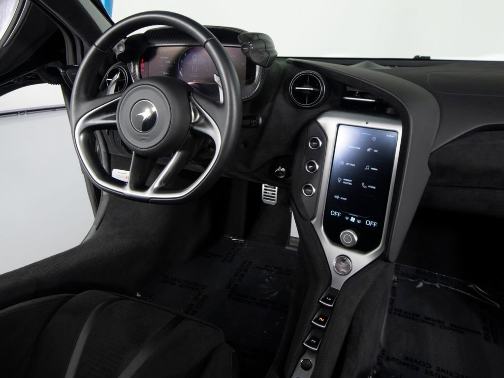 Used 2024 McLaren 750S Spider RWD image 31